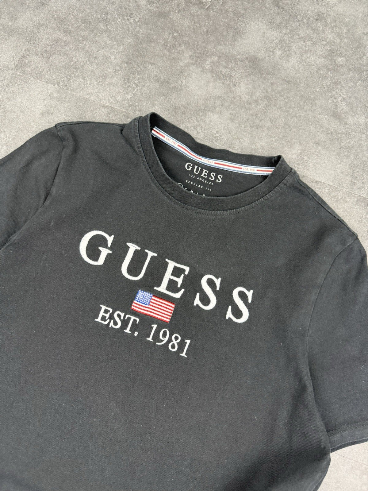 GUESS Jeans Embroidered Spellout T-Shirt Black 90 y2k style Size XS