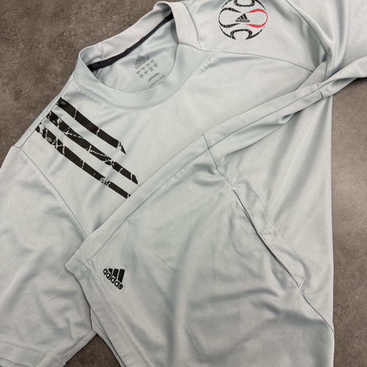 2000s adidas predator football T shirt