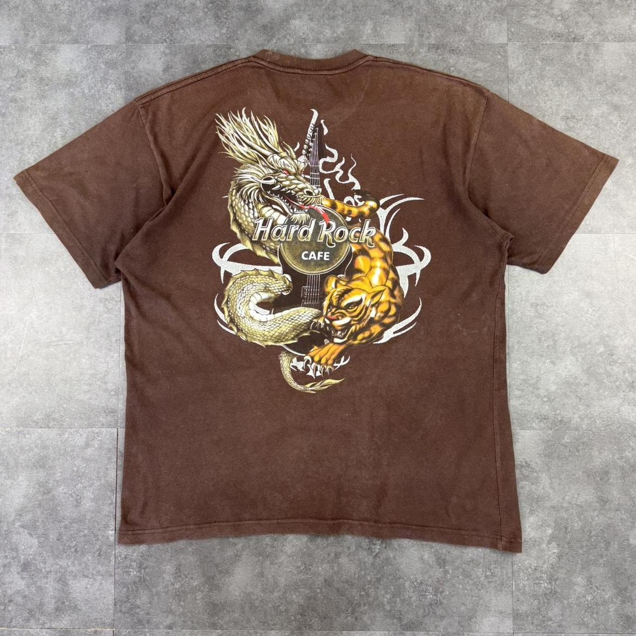 Hard Rock Cafe Skater T 2000s Print Logo design graphic T shirt