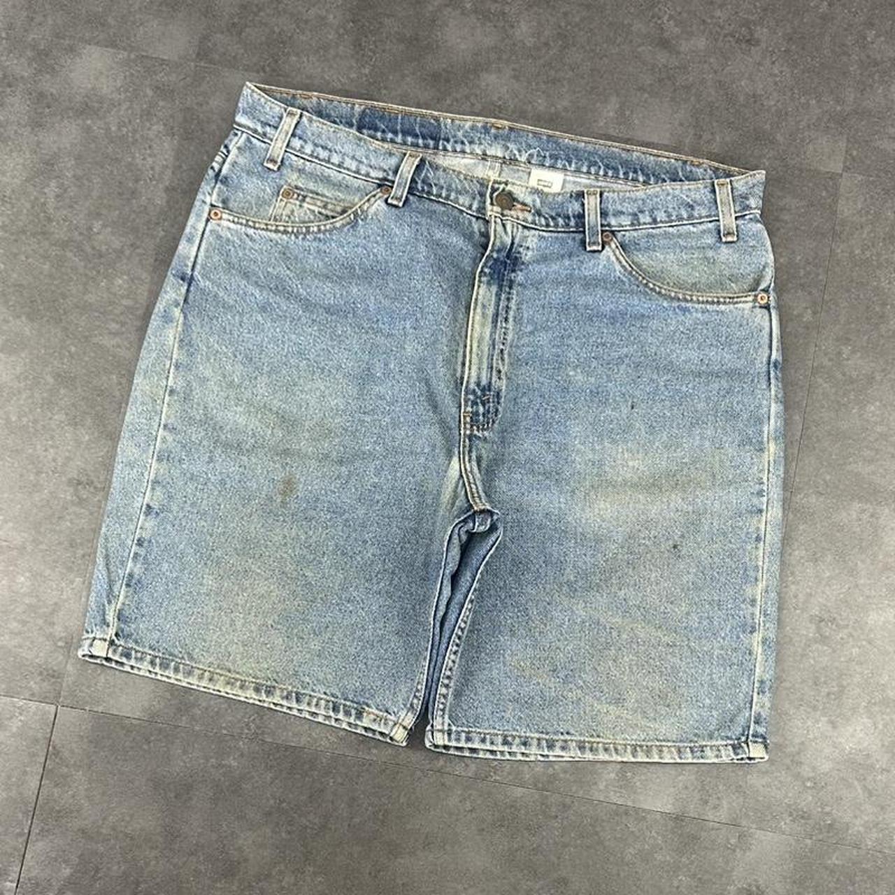 Levi’s 550 2000s dungaree workwear comfort fit denim shorts jorts