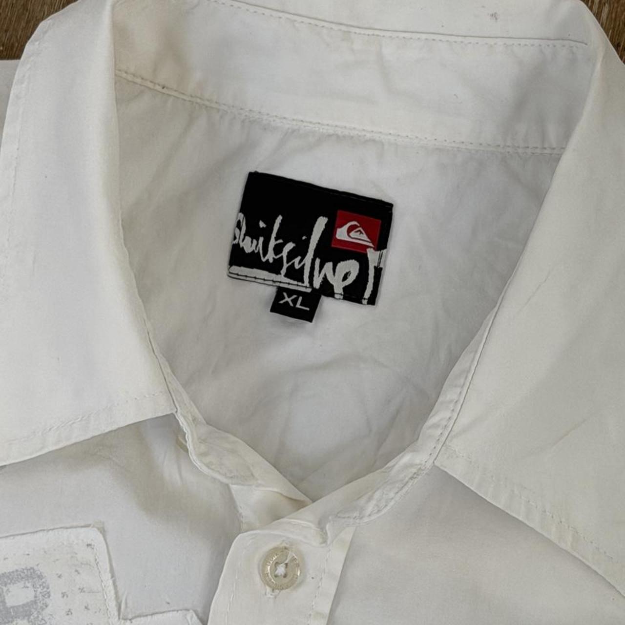 Quiksilver Surfwear Y2K button down short sleeve shirt