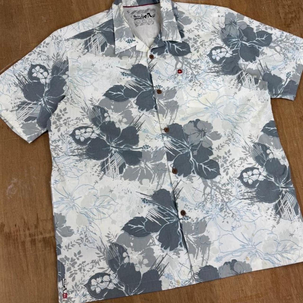 Quiksilver Vintage Y2K floral short sleeve button Shirt