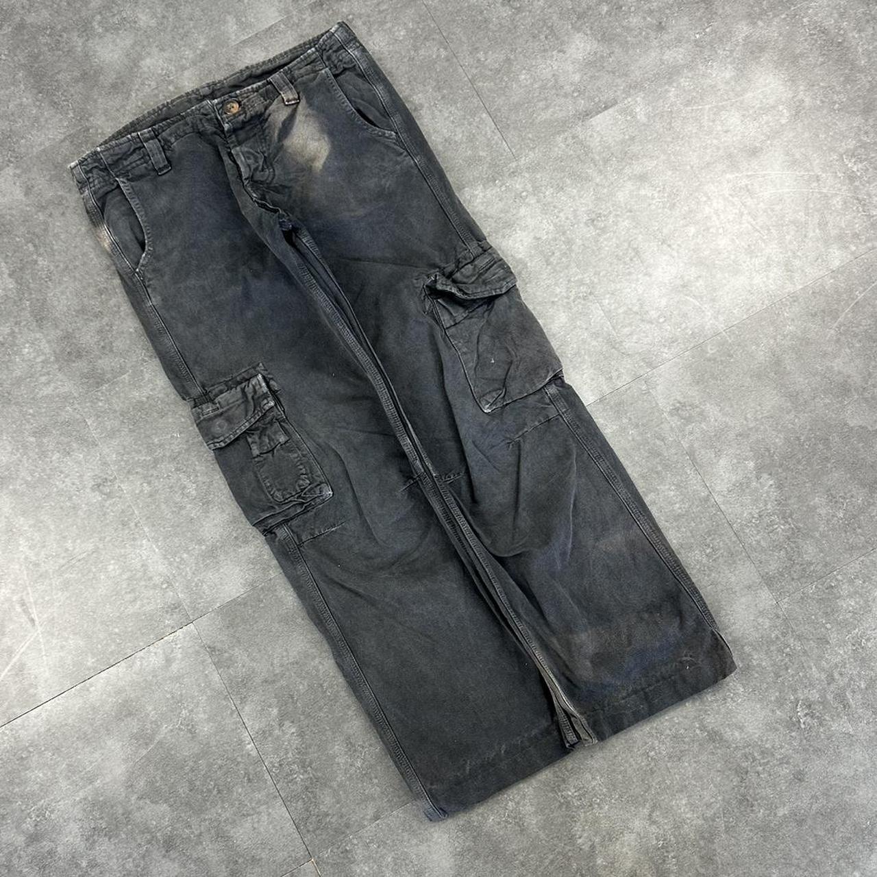 Carhartt 2000s distressed cargo carpenter pants