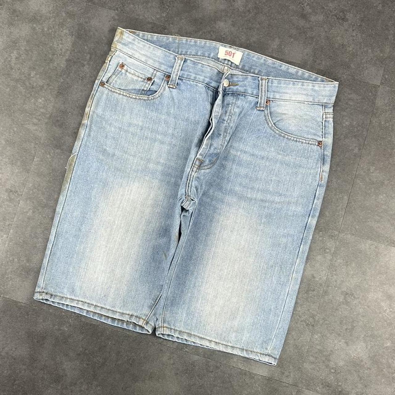 Levi’s 501 2000s dungaree workwear comfort fit denim shorts jorts