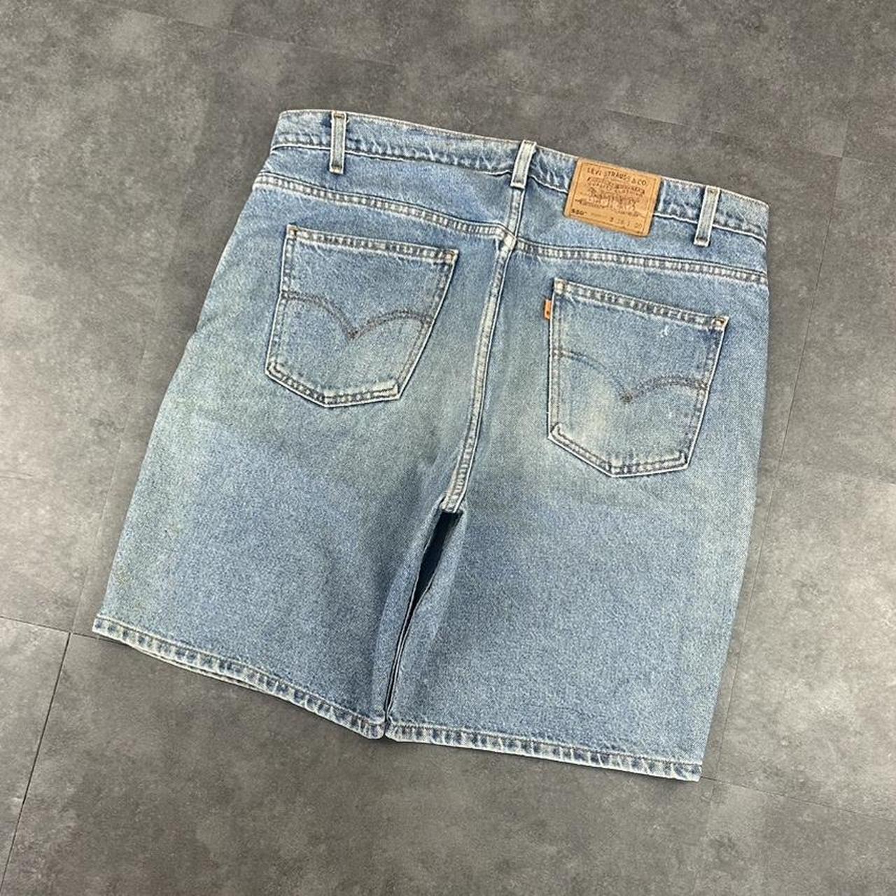 Levi’s 550 2000s dungaree workwear comfort fit denim shorts jorts