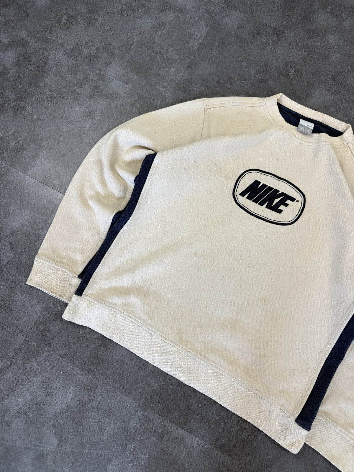 Vintage 90s Nike Grey Tag Cream Pullover Sweatshirt Centre Logo Size M
