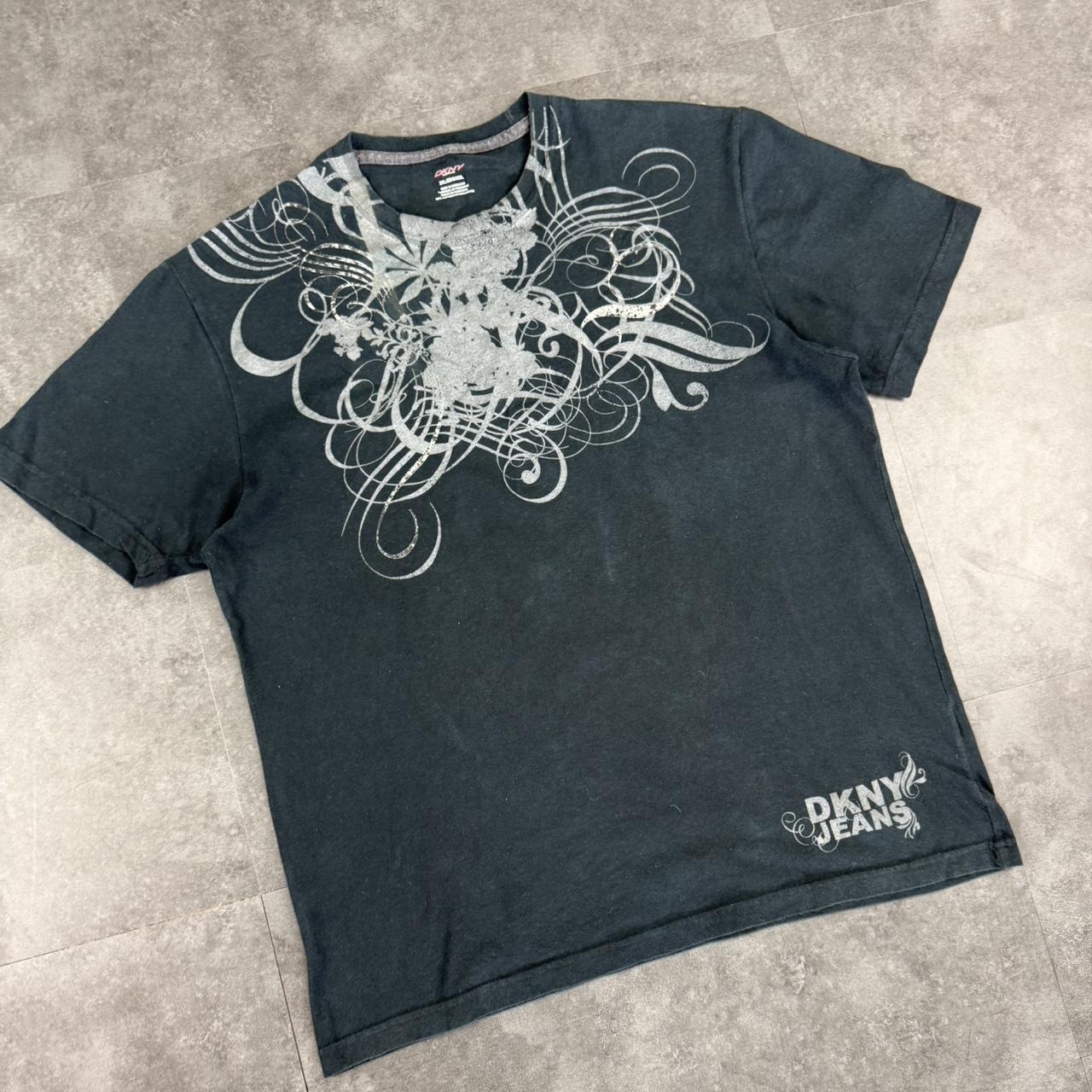 DKNY sports 2000s grunge print graphic logo T shirt