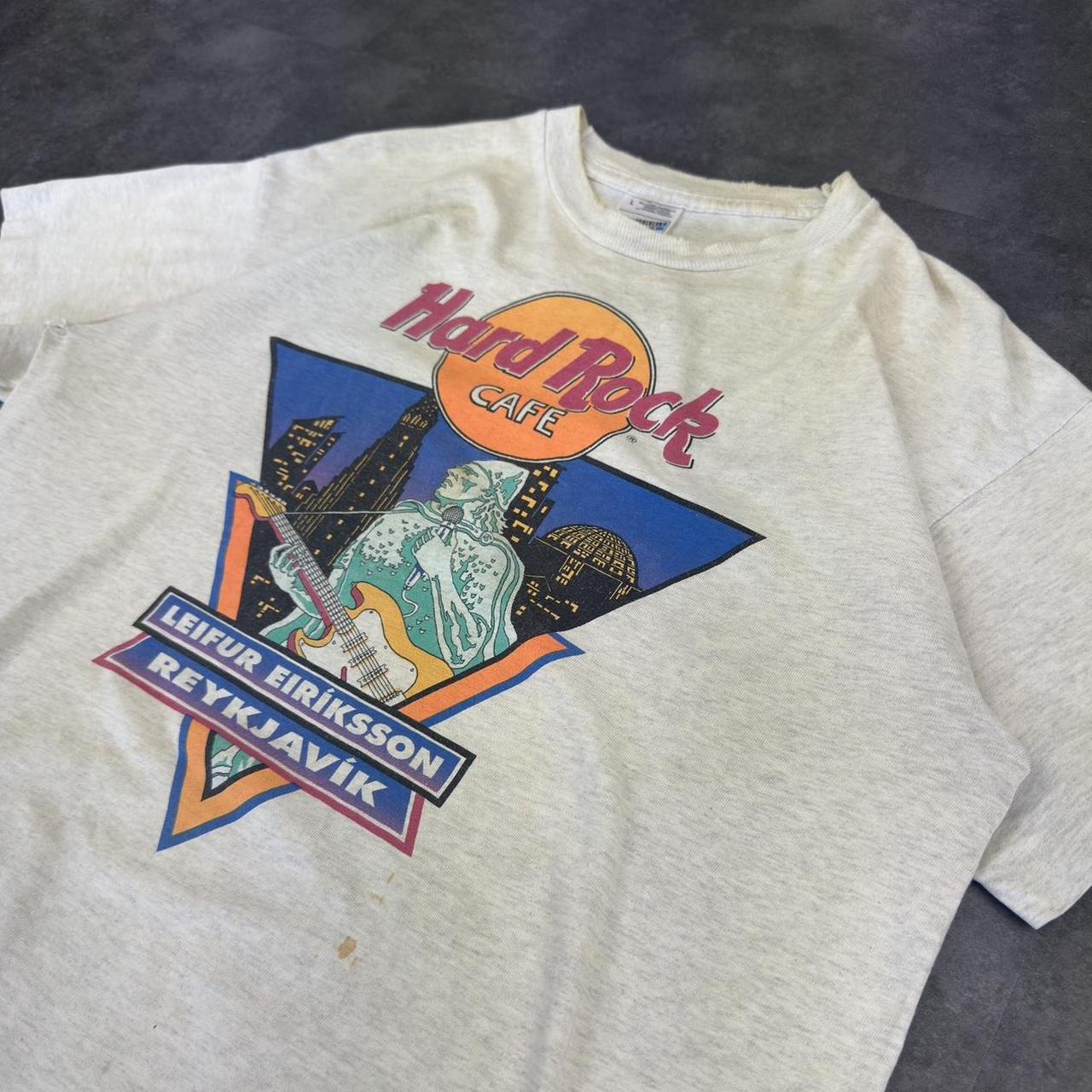 Hard Rock Cafe T 2000s Y2K logo Iceland Hotel Leifur Eiríksson print design