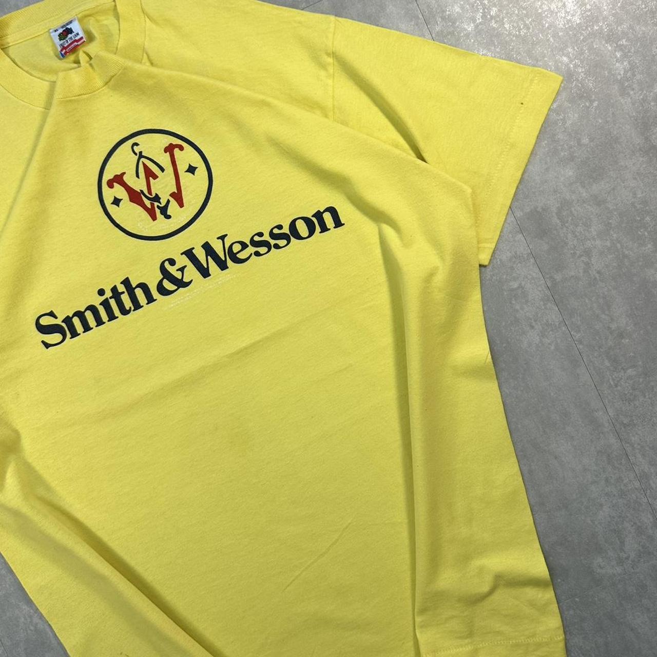 Rare Fruit of the loom 90s smith & Wesson single stitch vintage T shirt