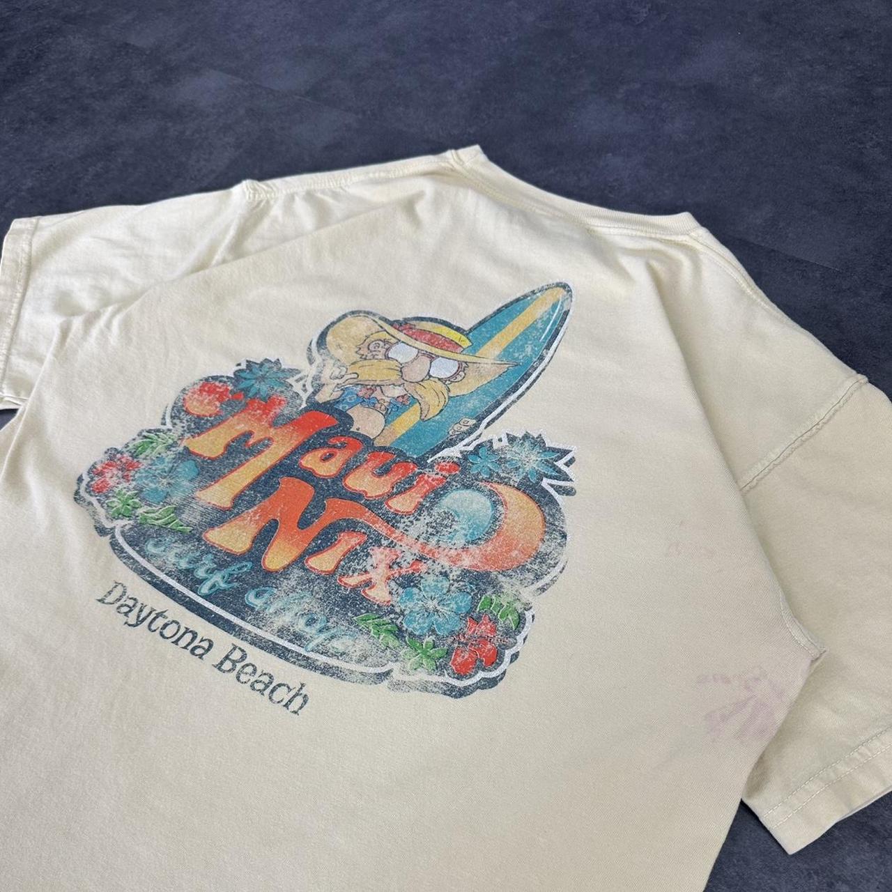Comfort ColoursT 2000s Y2K logo Maui Nix print logo