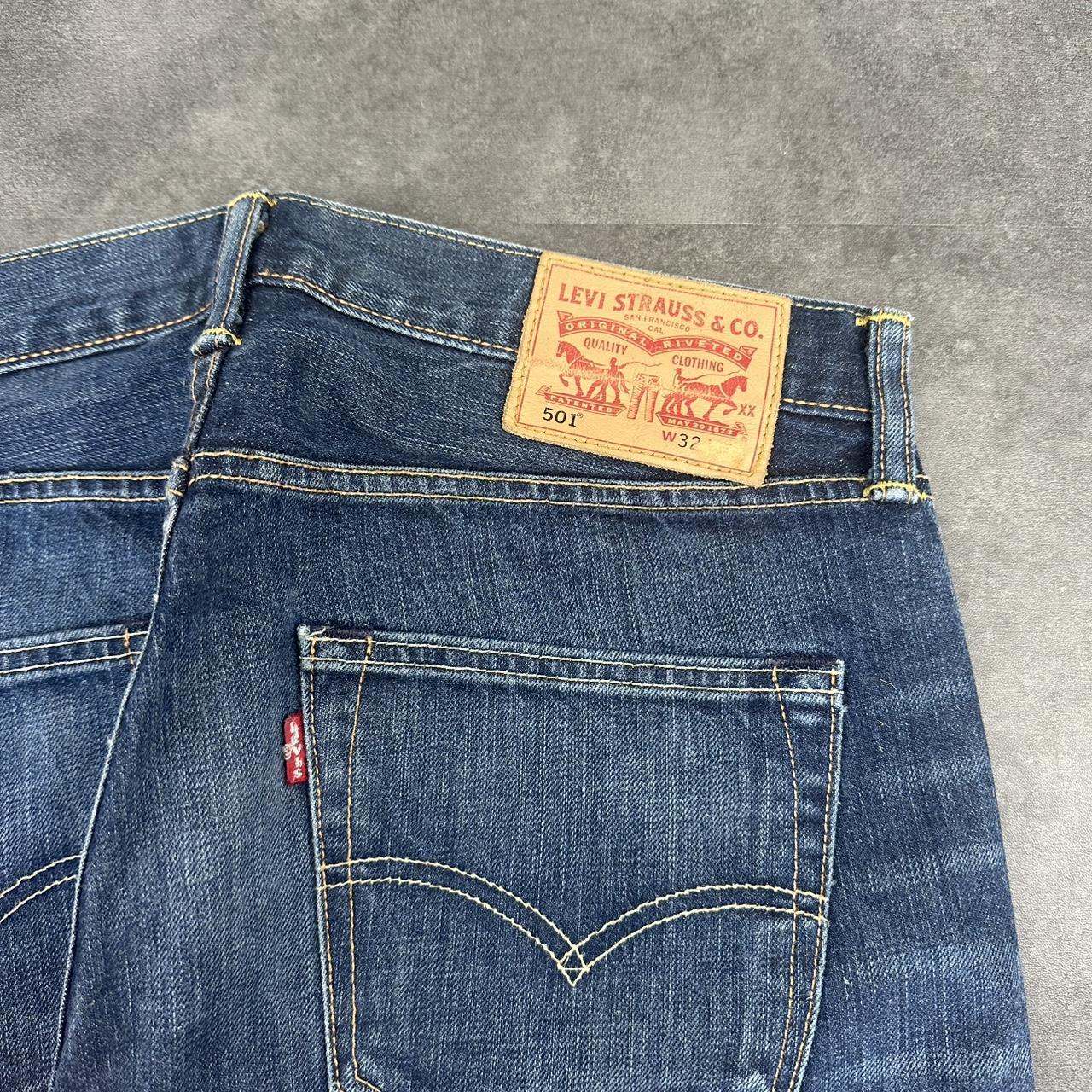 Levi’s 501 2000s dungaree workwear comfort fit denim shorts jorts