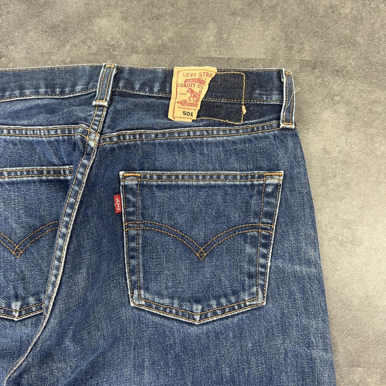 Levi’s 501 2000s dungaree workwear comfort fit denim shorts jorts