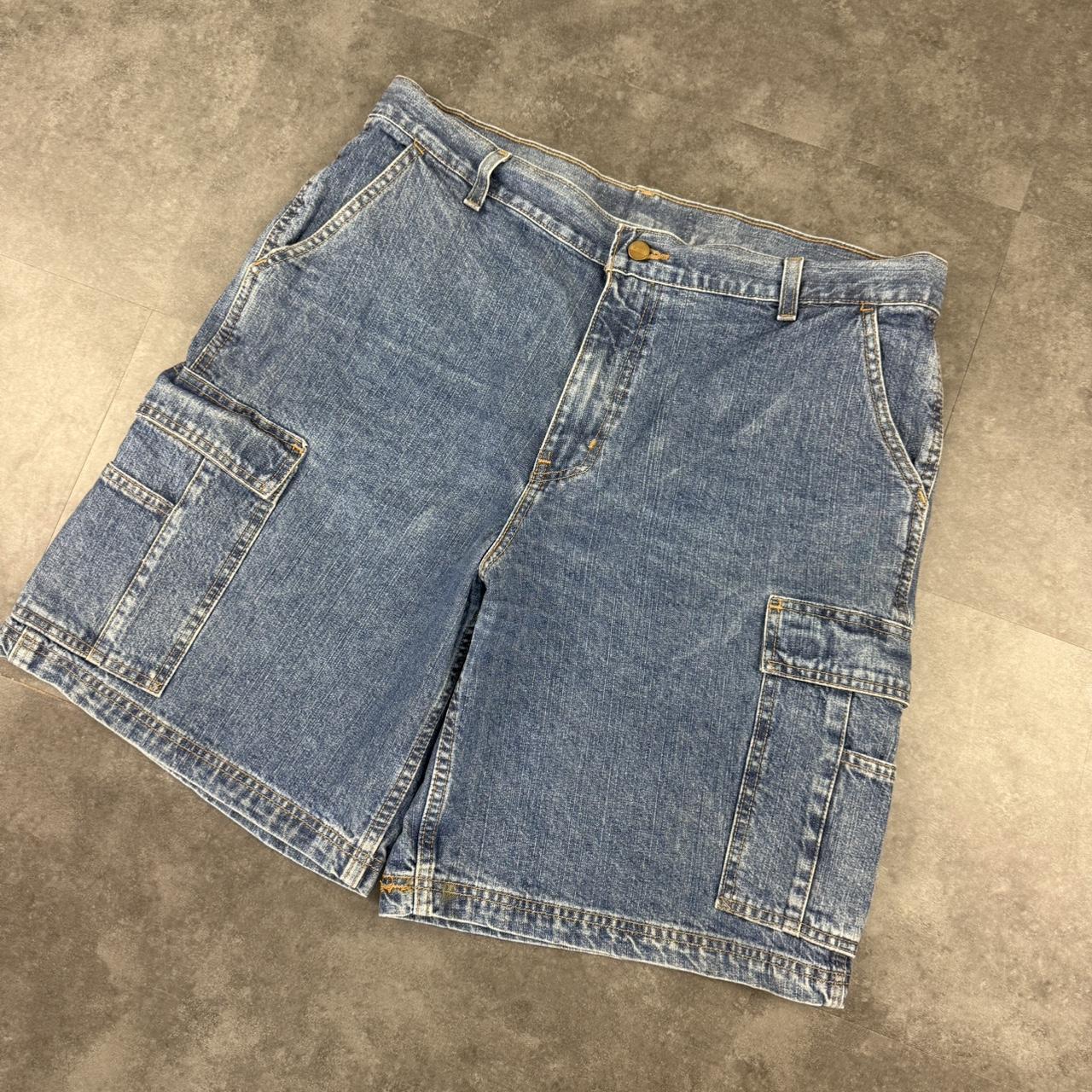 Carhartt 2000s dungaree workwear comfort fit denim shorts jorts