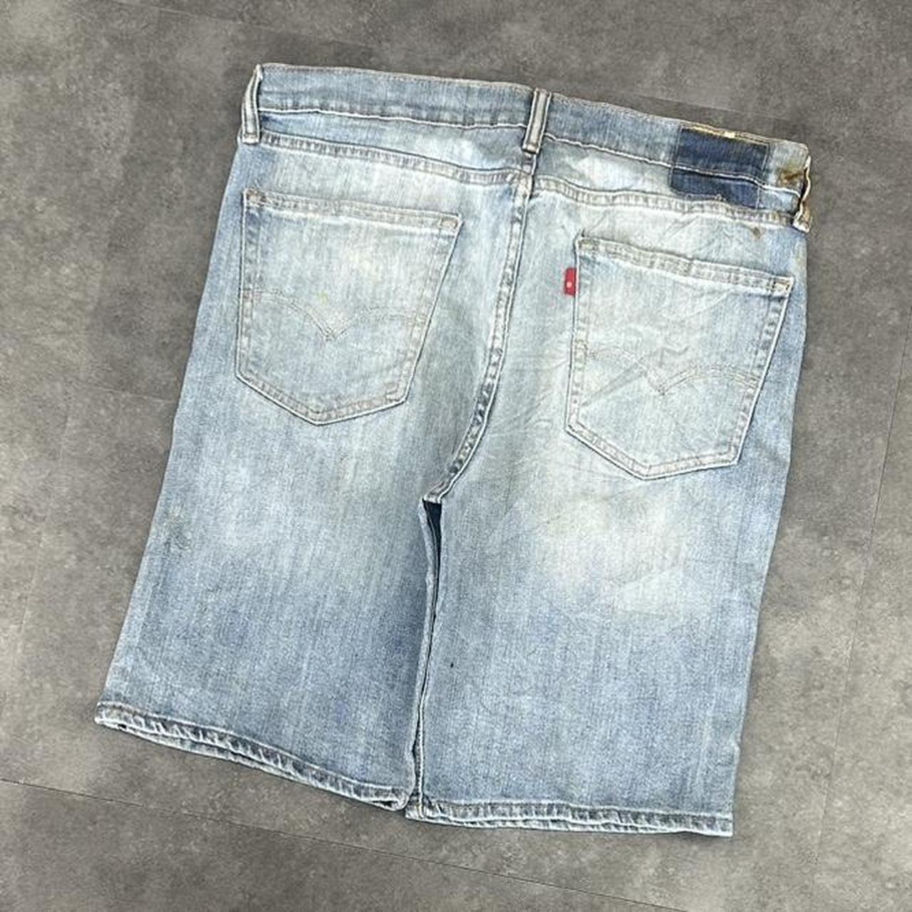 Levi’s 2000s dungaree workwear comfort fit denim shorts jorts