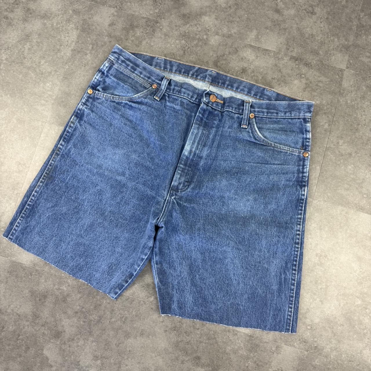 Wrangler 2000s Vintage relaxed cut off big logo shorts jorts