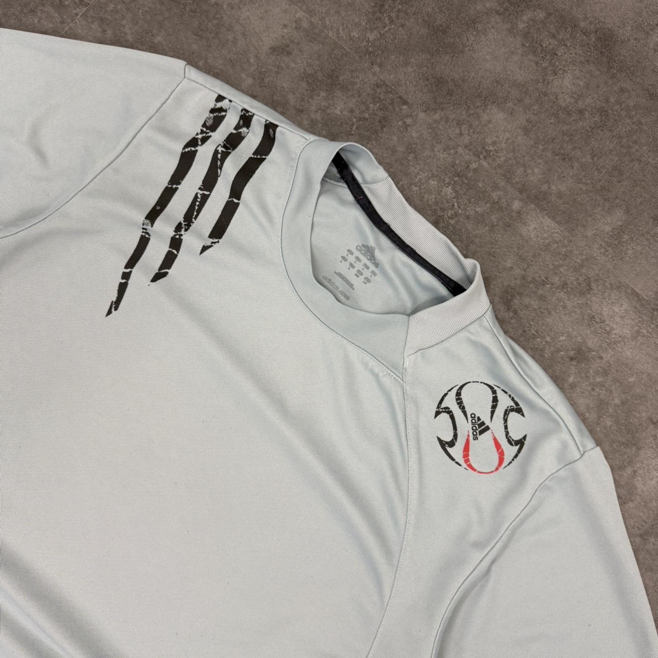 2000s adidas predator football T shirt