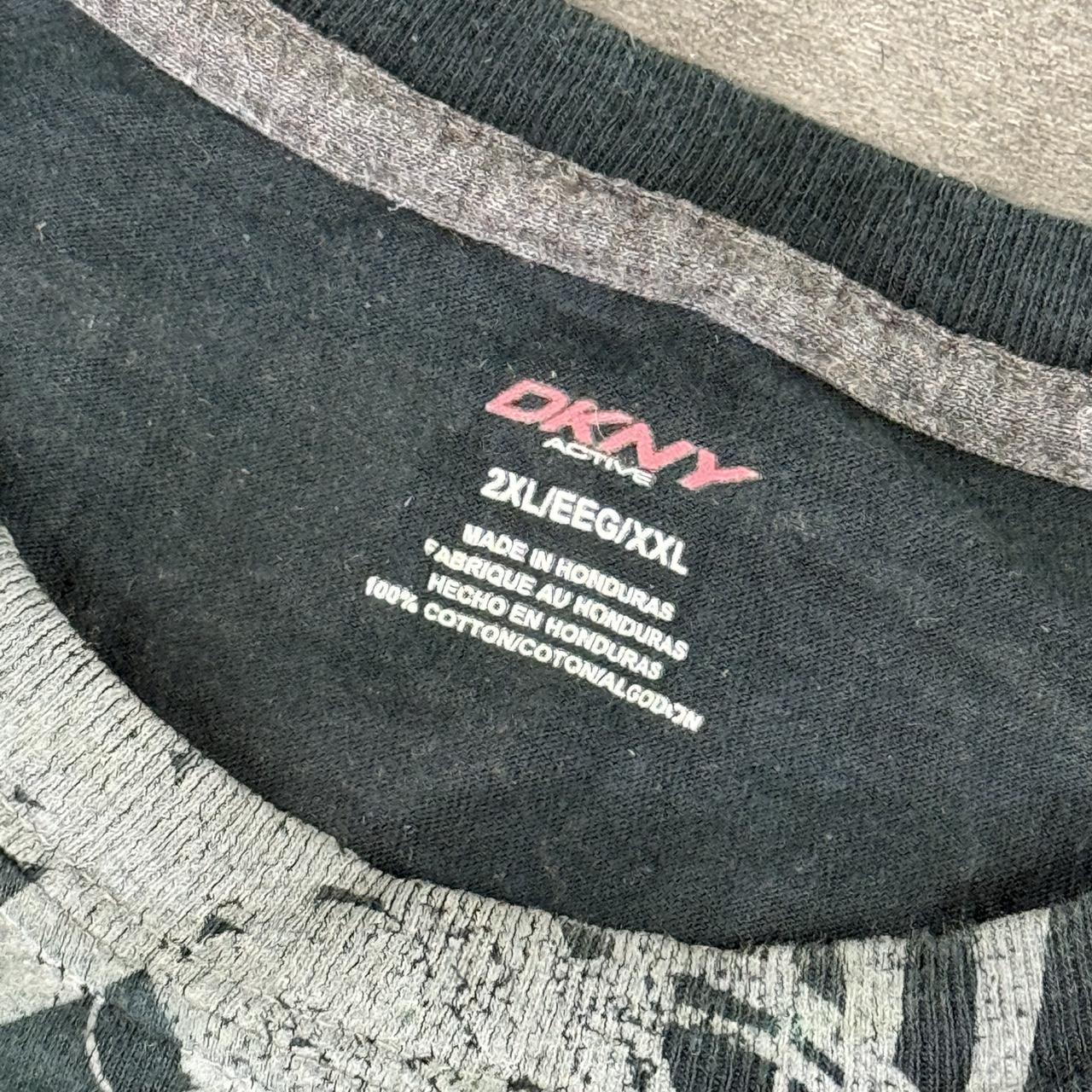 DKNY sports 2000s grunge print graphic logo T shirt
