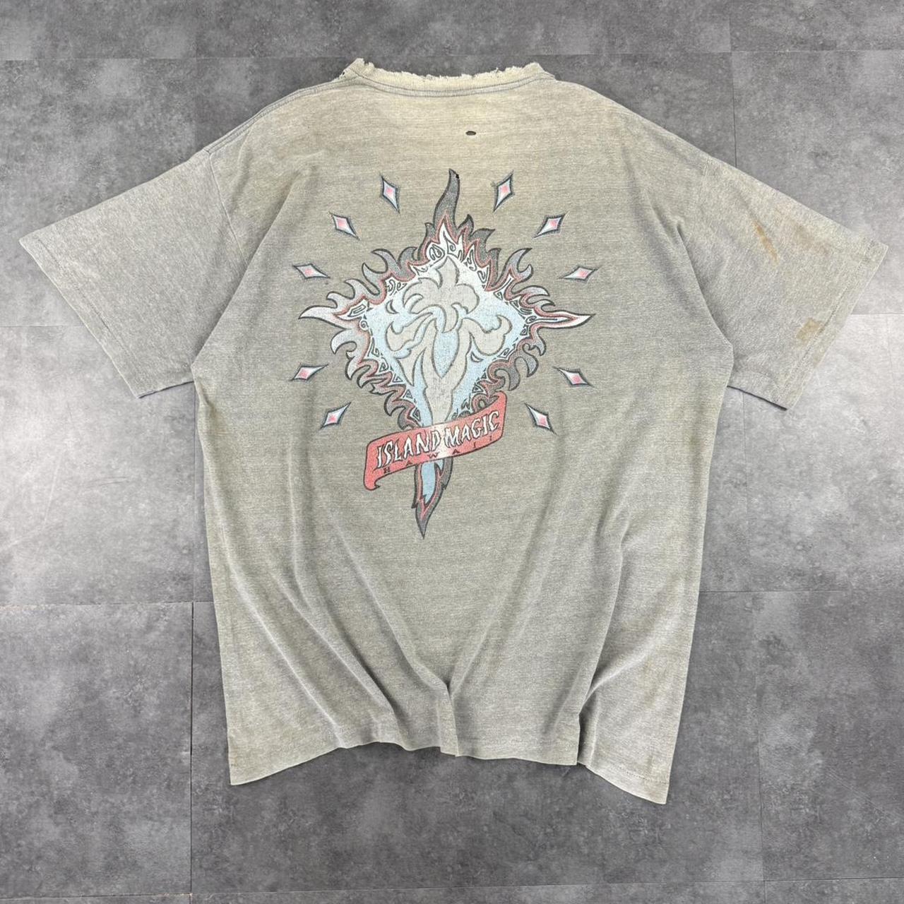 Volunteer 2000s island magic Hawaii distressed graphic print T shirt