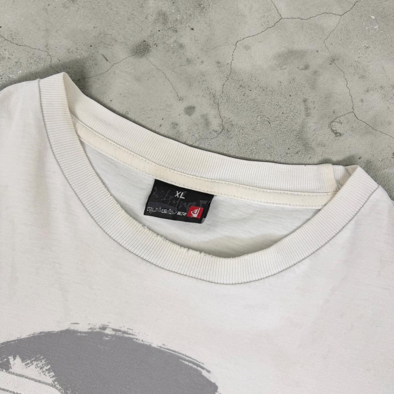 Quiksilver distressed Vintage Y2K Surfwear logo T-Shirt