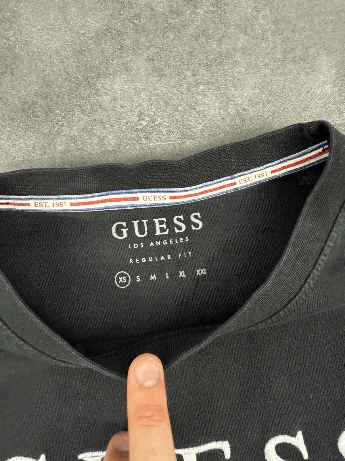 GUESS Jeans Embroidered Spellout T-Shirt Black 90 y2k style Size XS