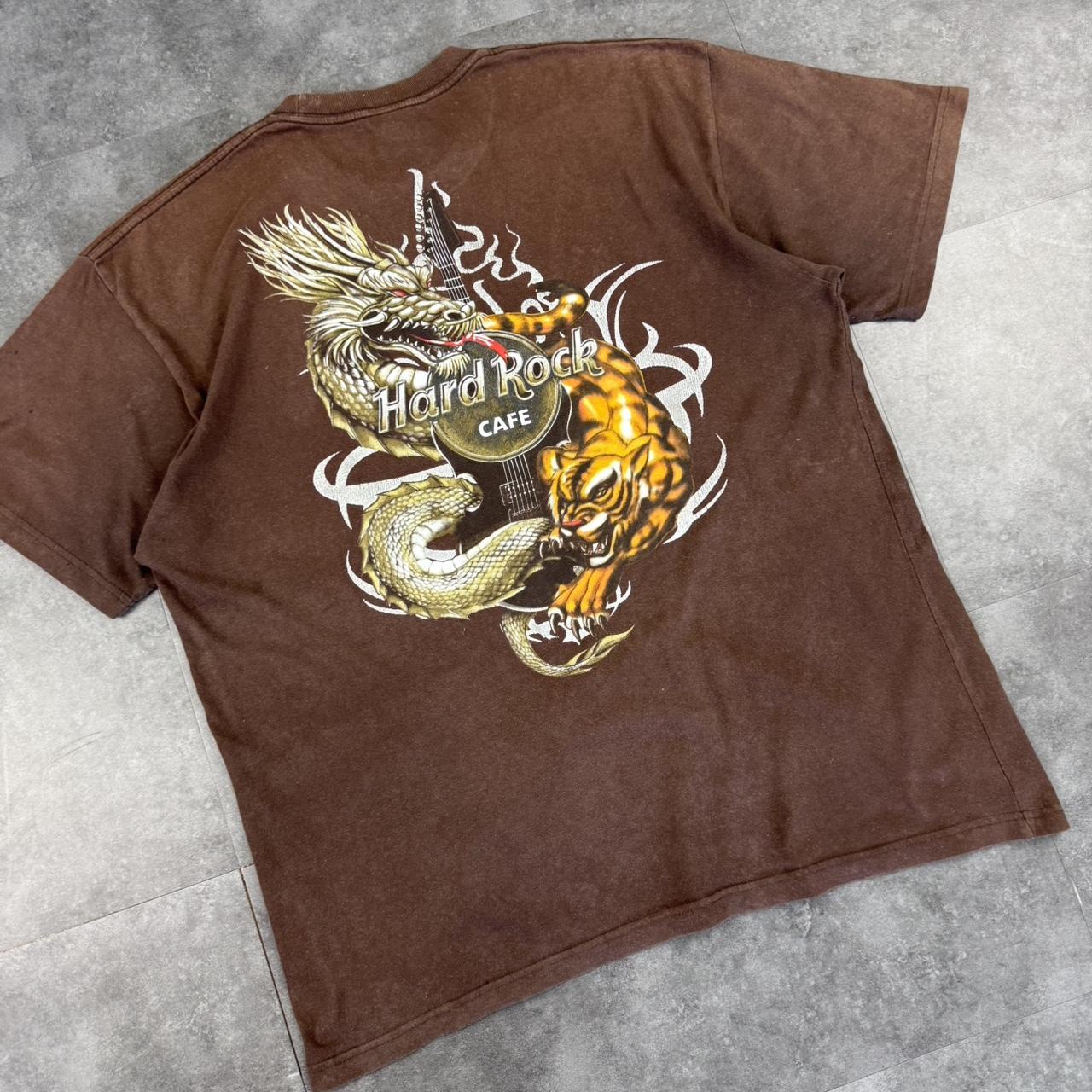Hard Rock Cafe Skater T 2000s Print Logo design graphic T shirt