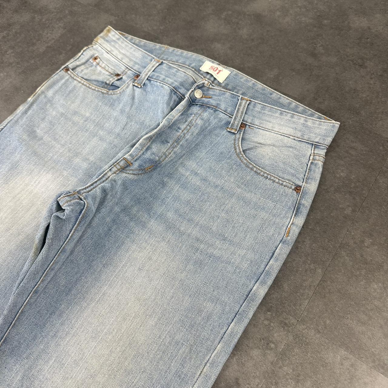 Levi’s 501 2000s dungaree workwear comfort fit denim shorts jorts