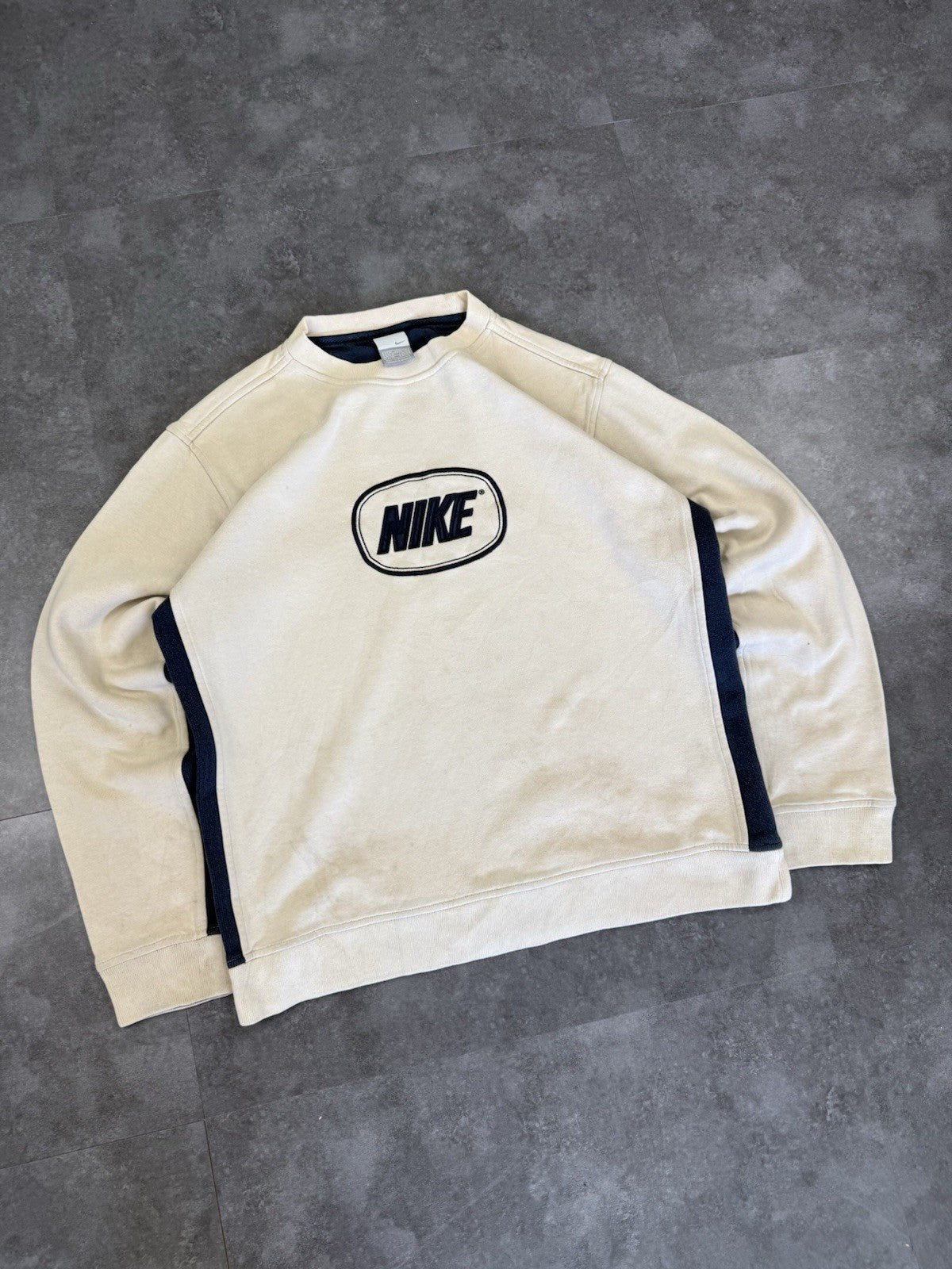 Vintage 90s Nike Grey Tag Cream Pullover Sweatshirt Centre Logo Size M