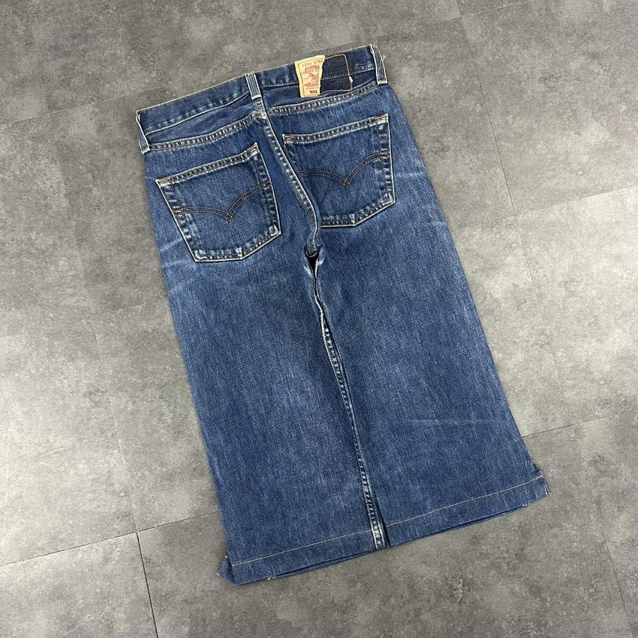 Levi’s 501 2000s dungaree workwear comfort fit denim shorts jorts
