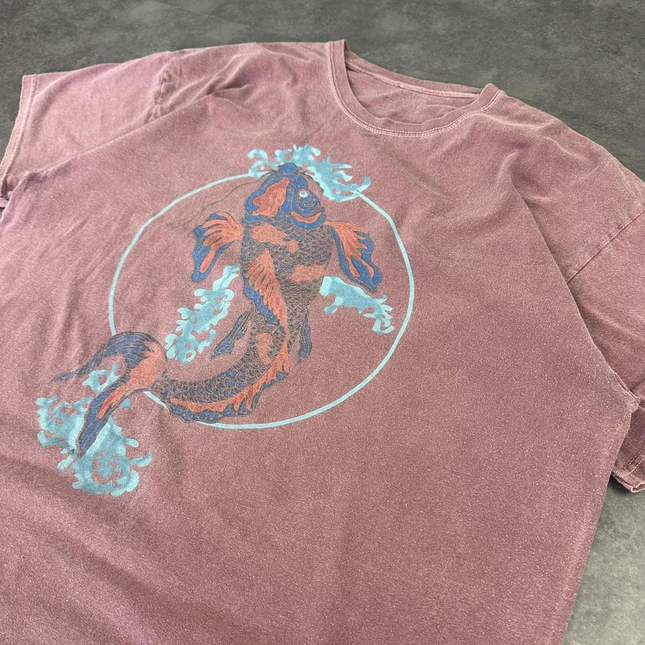 Urban Outfitters 2000s logo Print Fish design Logo graphic T shirt