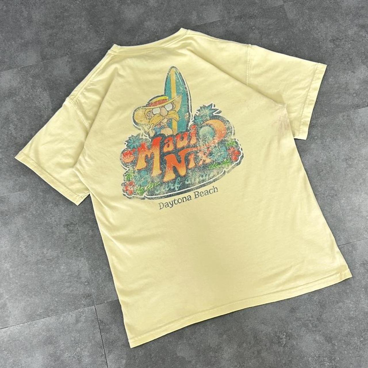 Comfort ColoursT 2000s Y2K logo Maui Nix print logo
