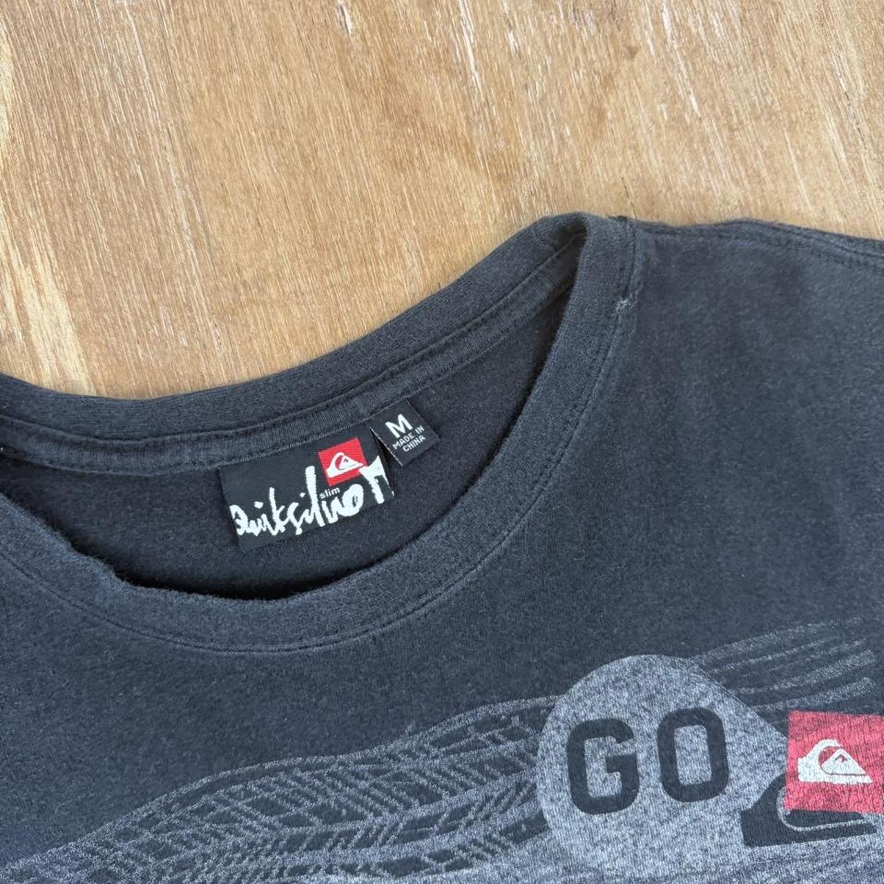 Quiksilver Surfwear black and grey Y2K T-Shirts