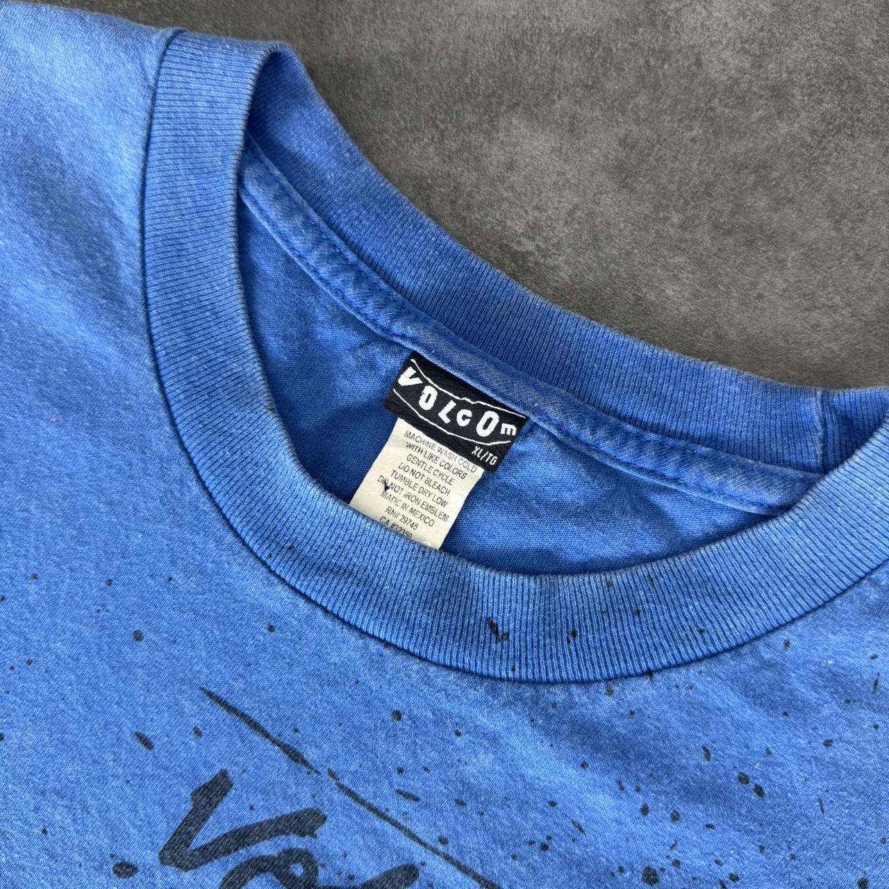 Volcom graffiti style 2000s Surfwear Logo design graphic T shirt