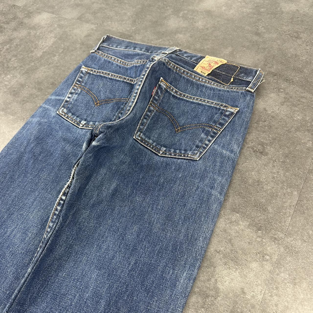 Levi’s 501 2000s dungaree workwear comfort fit denim shorts jorts