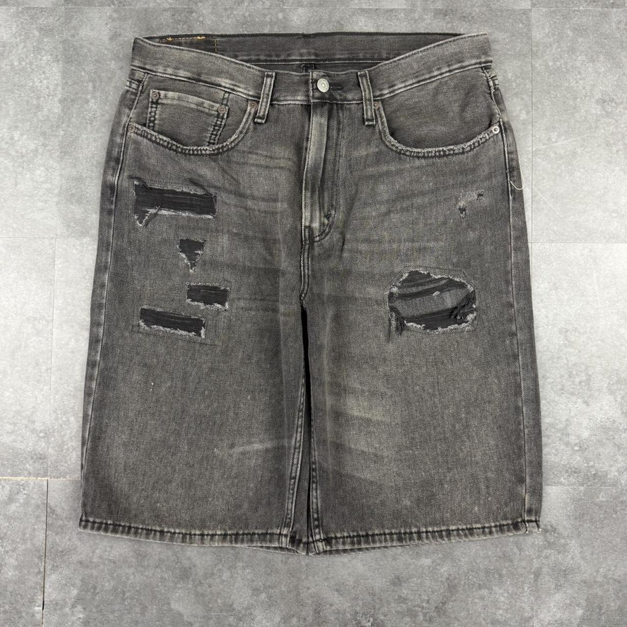 Levi’s 2000s dungaree workwear comfort fit denim shorts jorts