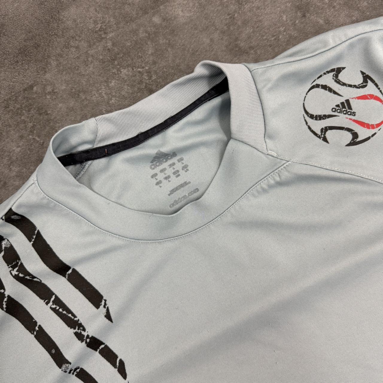 2000s adidas predator football T shirt