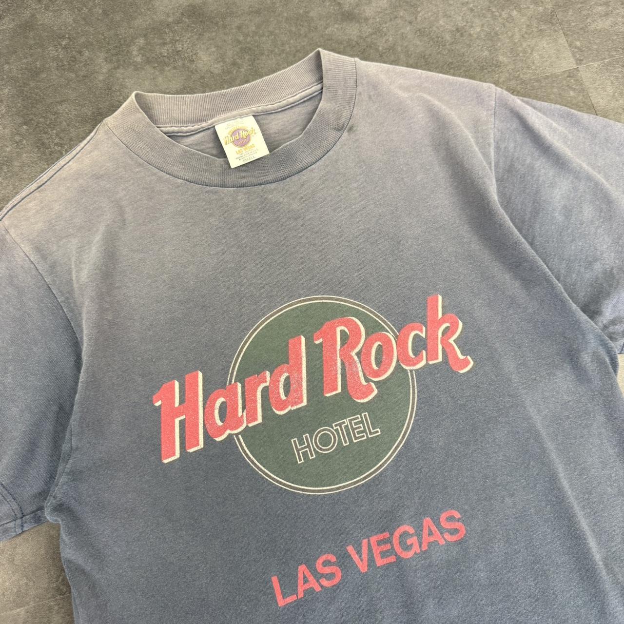 Hard Rock Cafe Las Vegas 2000s faded Logo design graphic T shirt