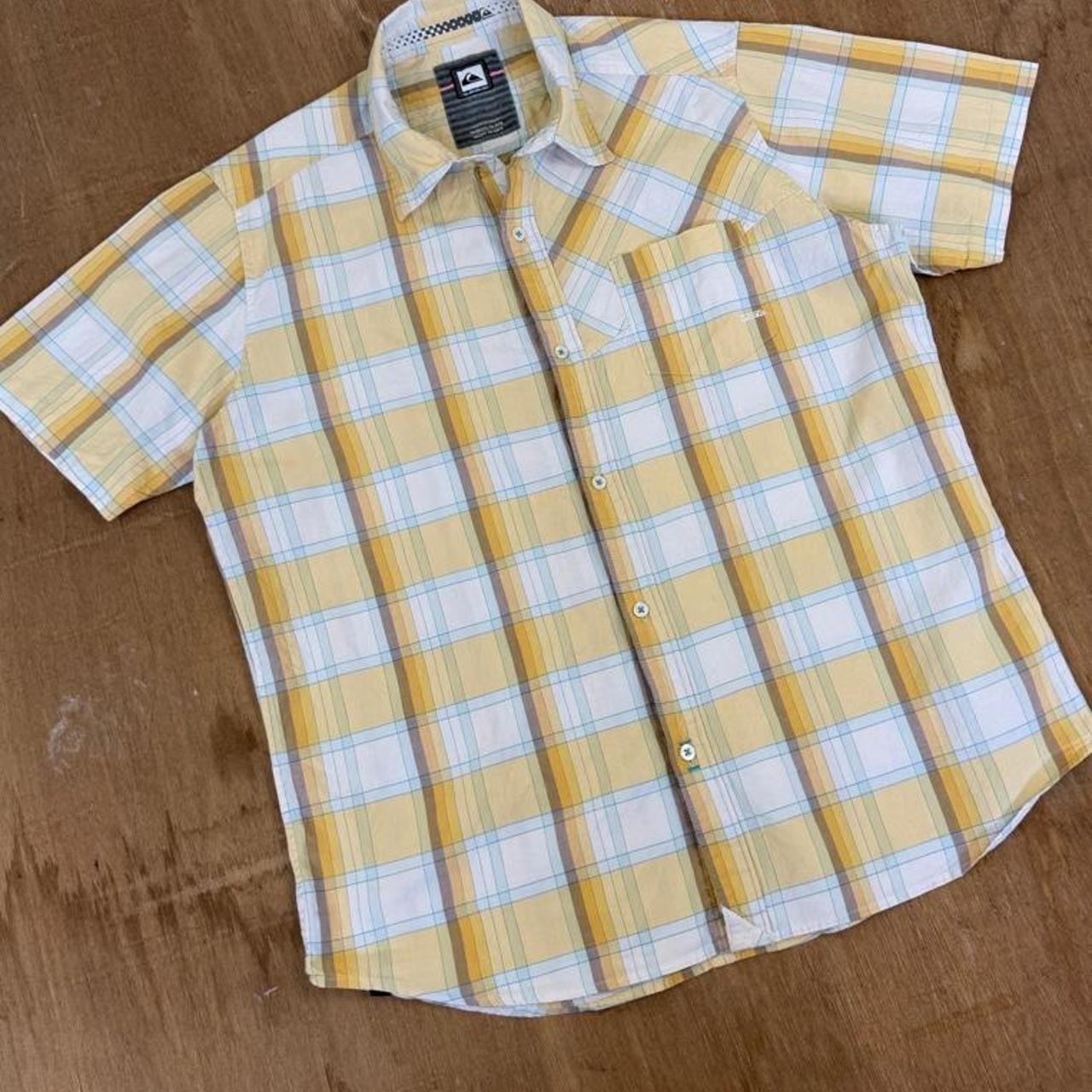 Quiksilver Surfwear Y2K checked button down short sleeve shirt
