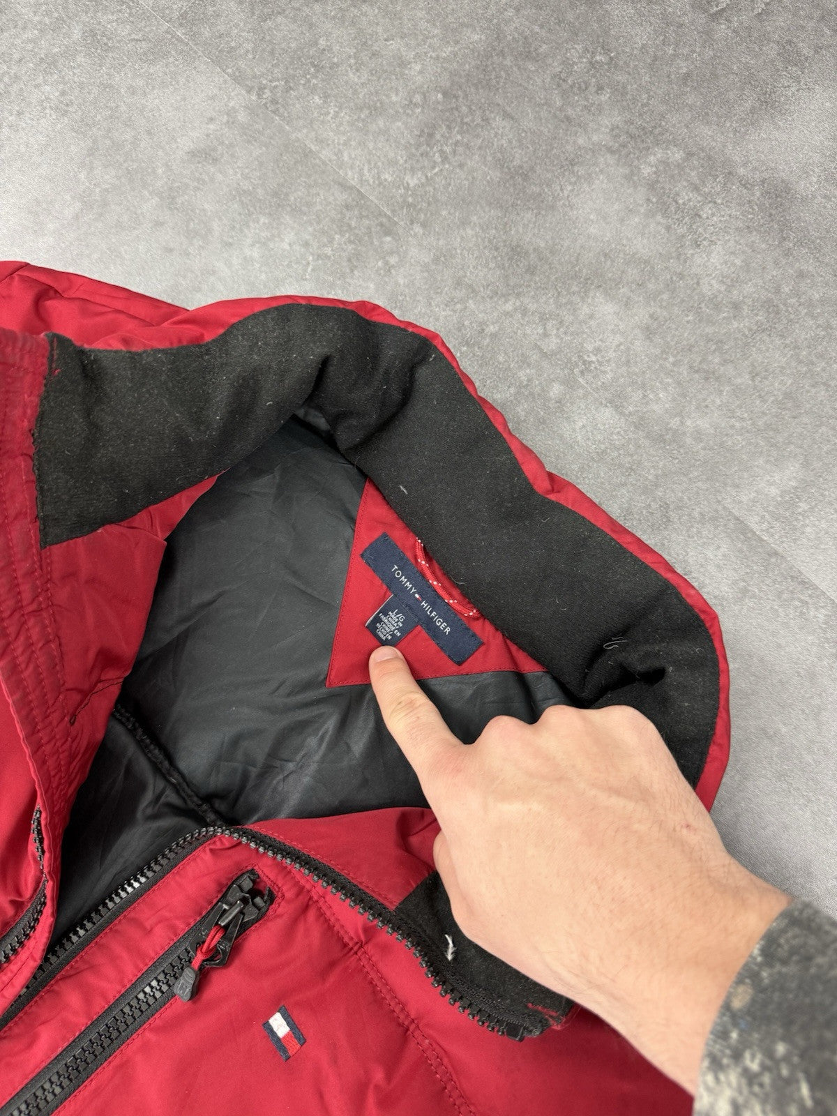 Vintage Y2K Tommy Hilfiger Puffer Jacket Coat Men’s M Red Jacket Full Zip Winter