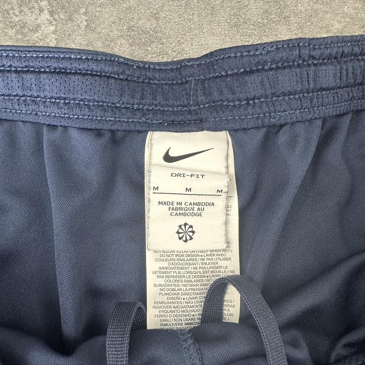 Nike 2000s baggy vintage sportswear track short