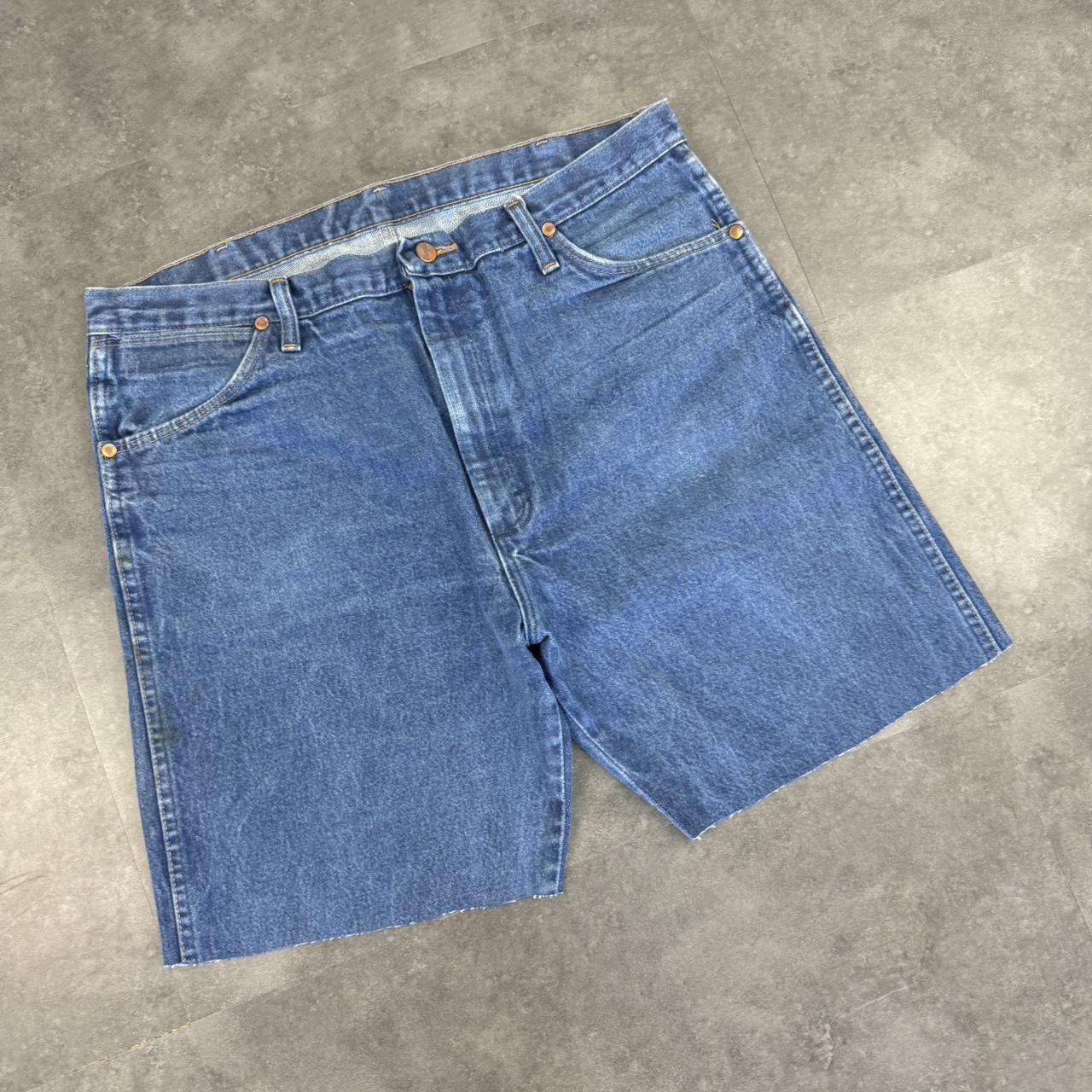 Wrangler 2000s Vintage relaxed cut off big logo shorts jorts