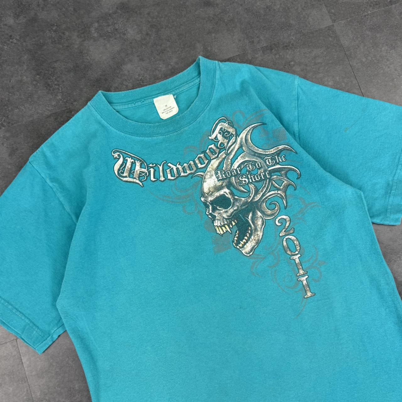 Grunge 2000s streetwear skull logo graphic T shirt
