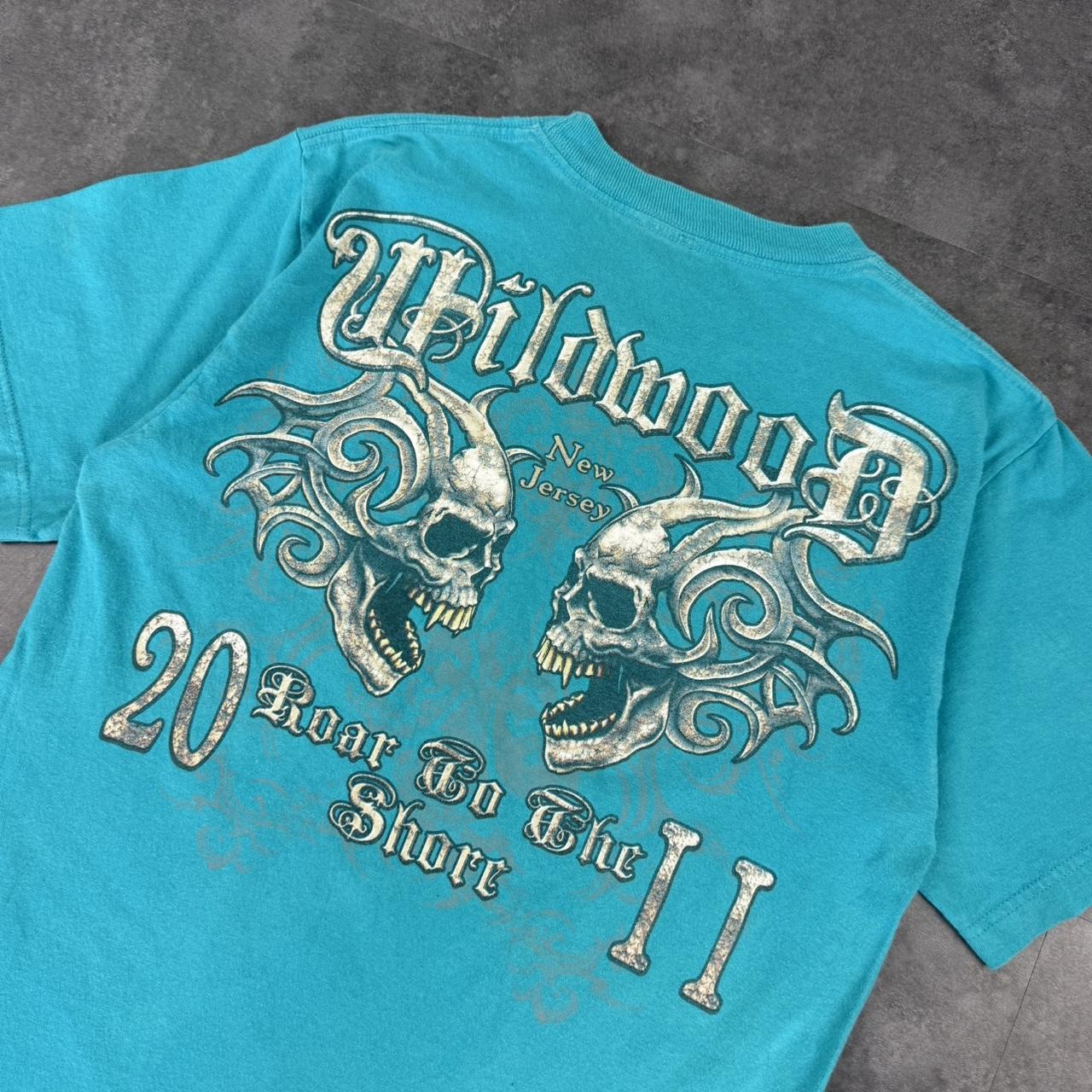 Grunge 2000s streetwear skull logo graphic T shirt