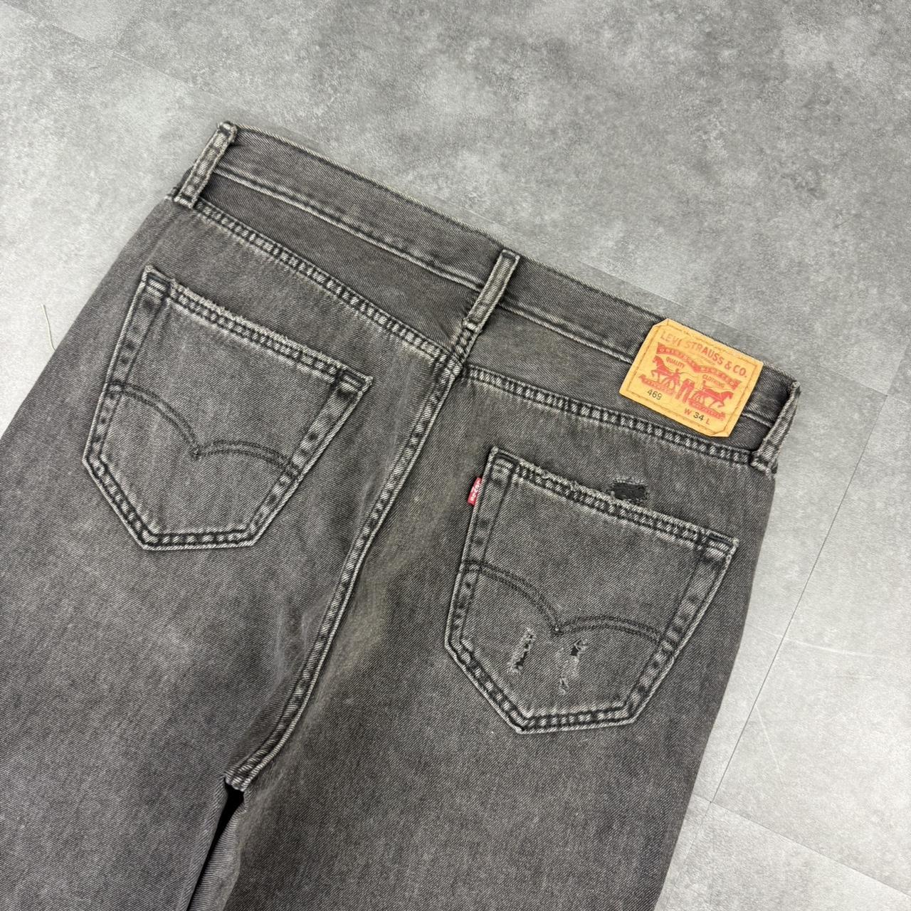 Levi’s 2000s dungaree workwear comfort fit denim shorts jorts