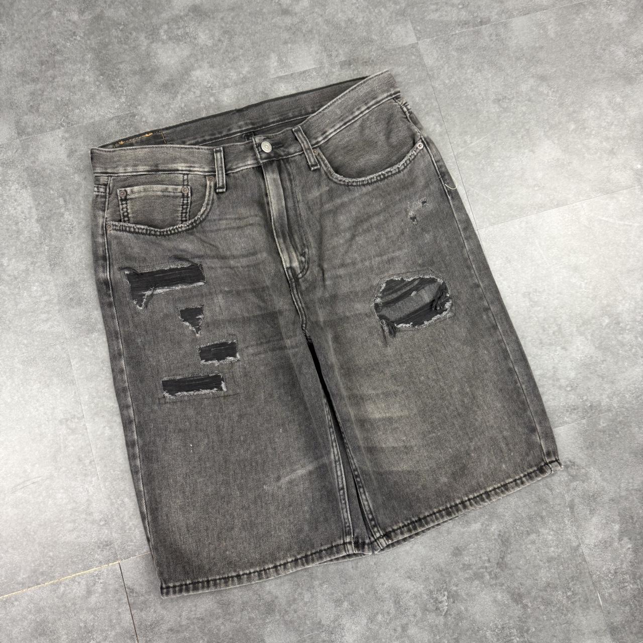 Levi’s 2000s dungaree workwear comfort fit denim shorts jorts