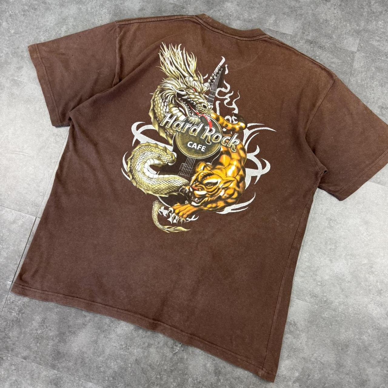 Hard Rock Cafe Skater T 2000s Print Logo design graphic T shirt