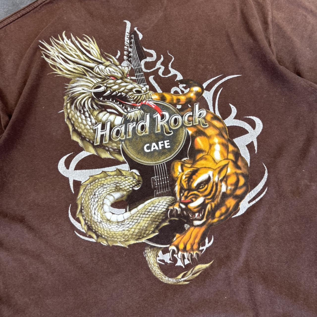 Hard Rock Cafe Skater T 2000s Print Logo design graphic T shirt