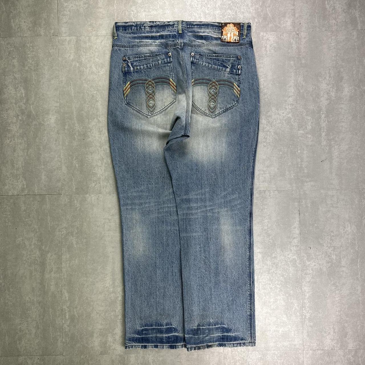 Vintage Akademiks shops baggy jeans