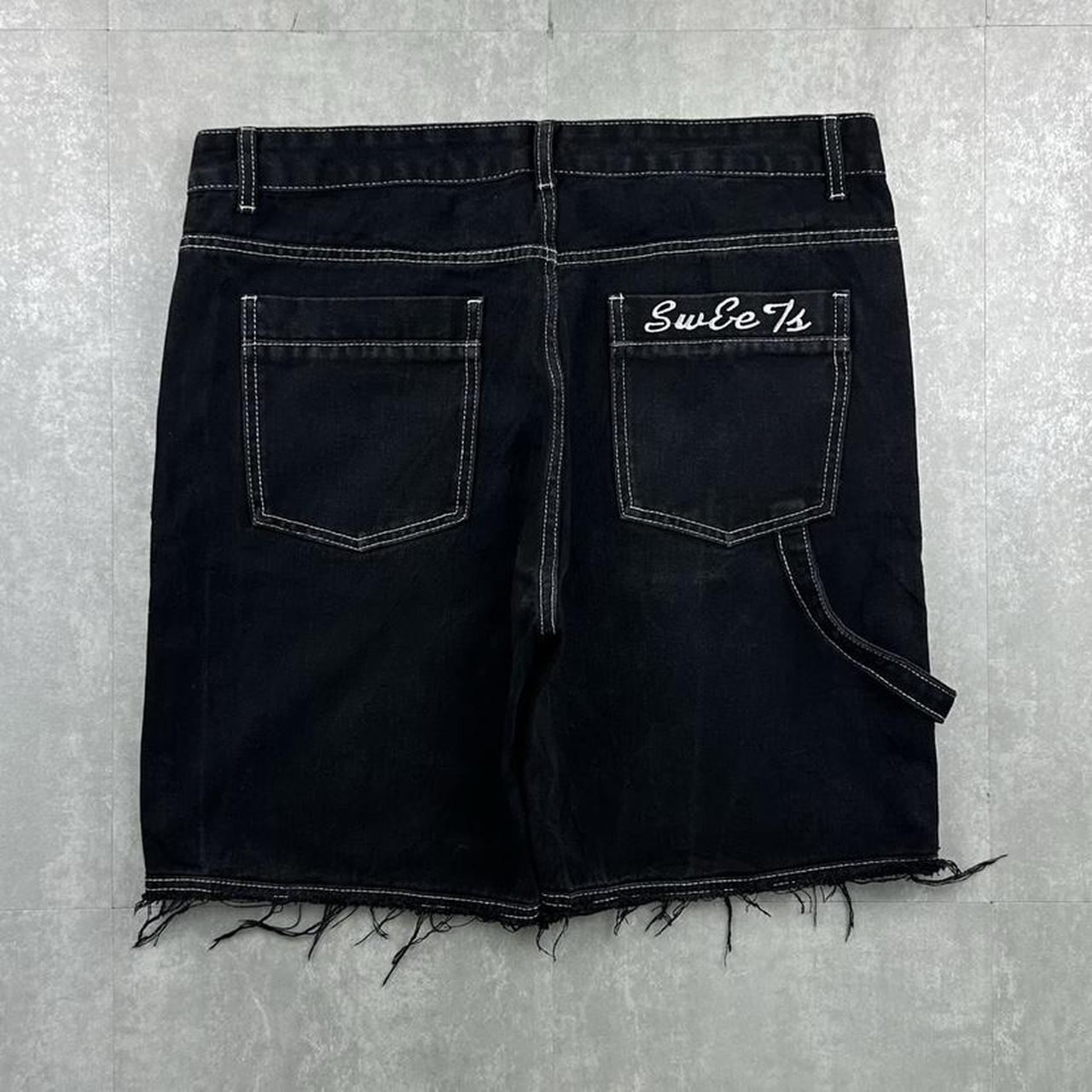 Japanese style 2000s spellout carpenter fit skate cargo jorts