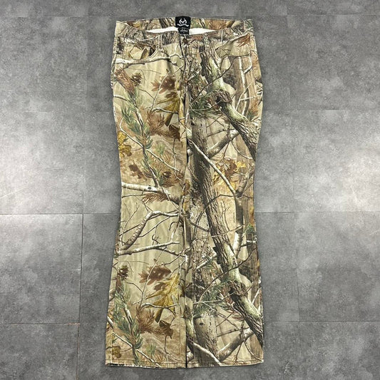 Realtree camo Mossy oak 2000s dungaree workwear cargo trousers