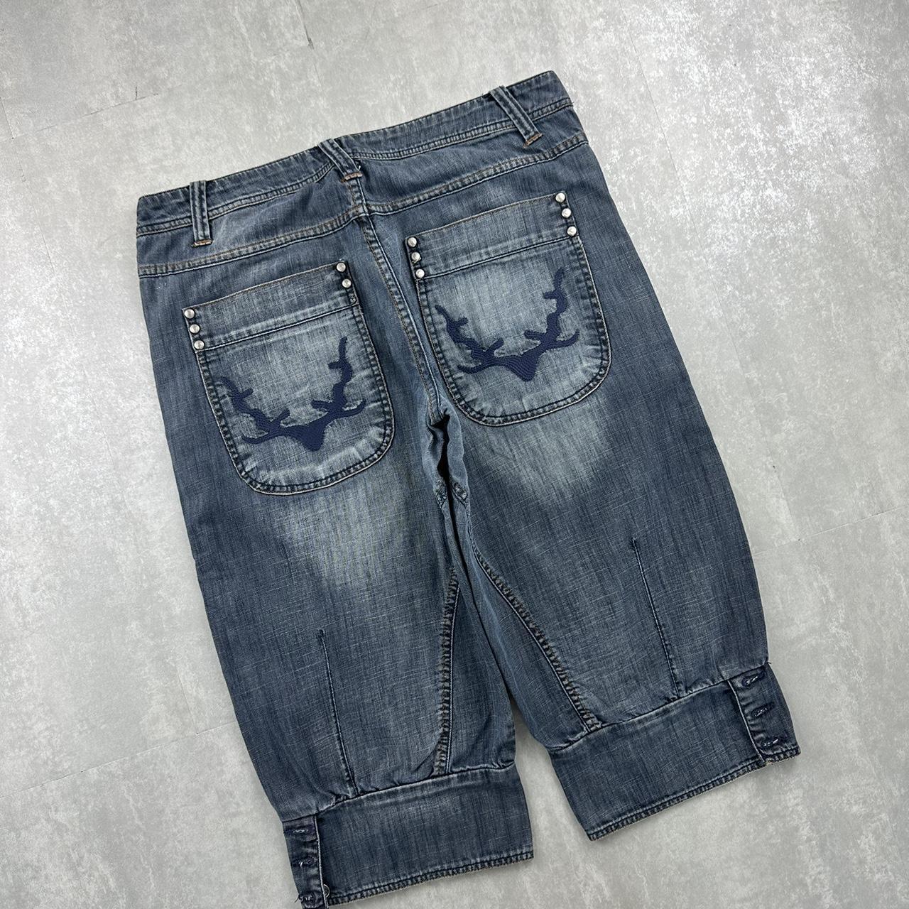 Japanese style 2000s spellout carpenter fit skate jorts